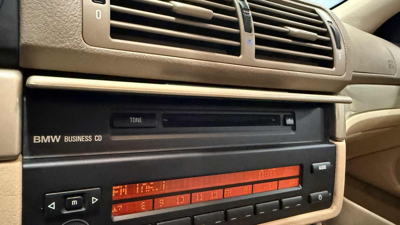 BMW 525i Sedan Automatic, 192hp, 2001