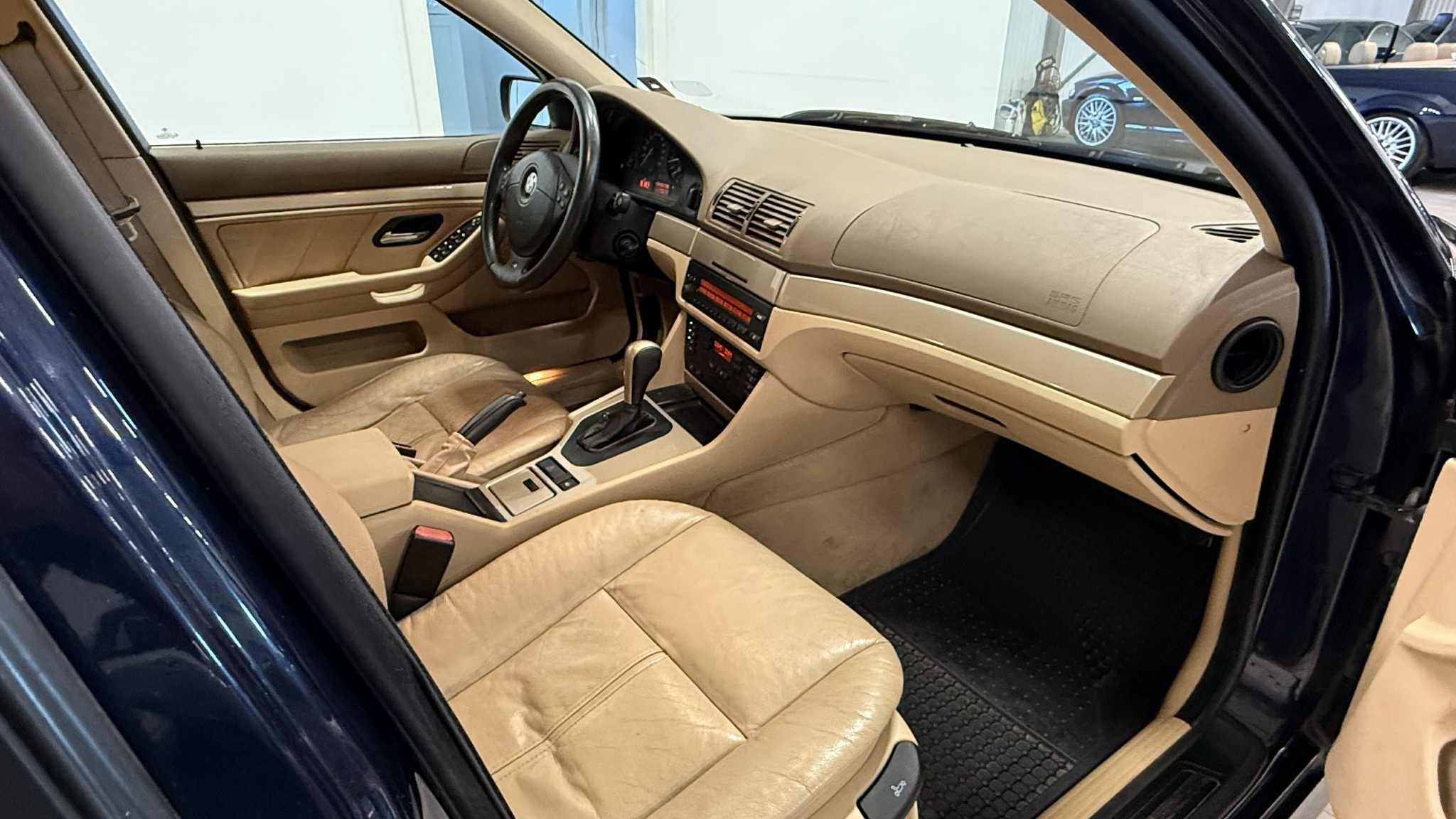 BMW 525i Sedan Automatic, 192hp, 2001