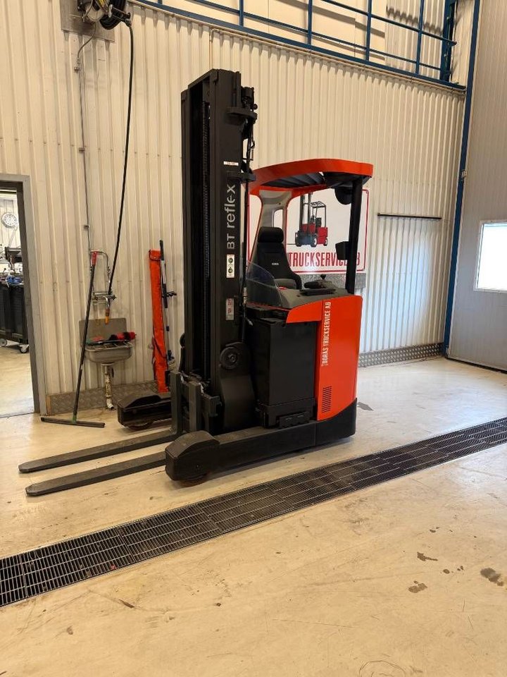 BT Toyota truck RRE 160