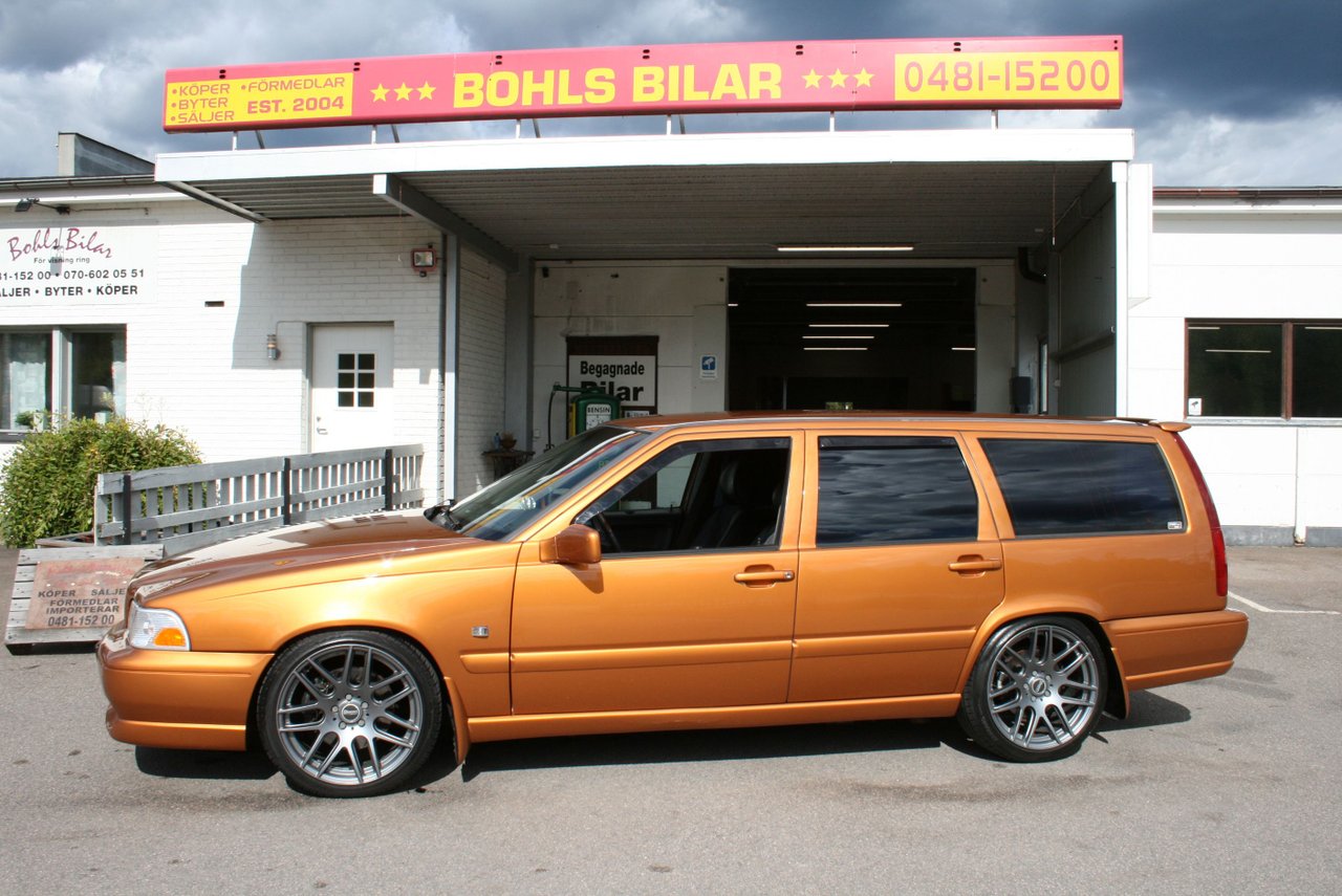 Volvo V70 R "SAFFRAN"