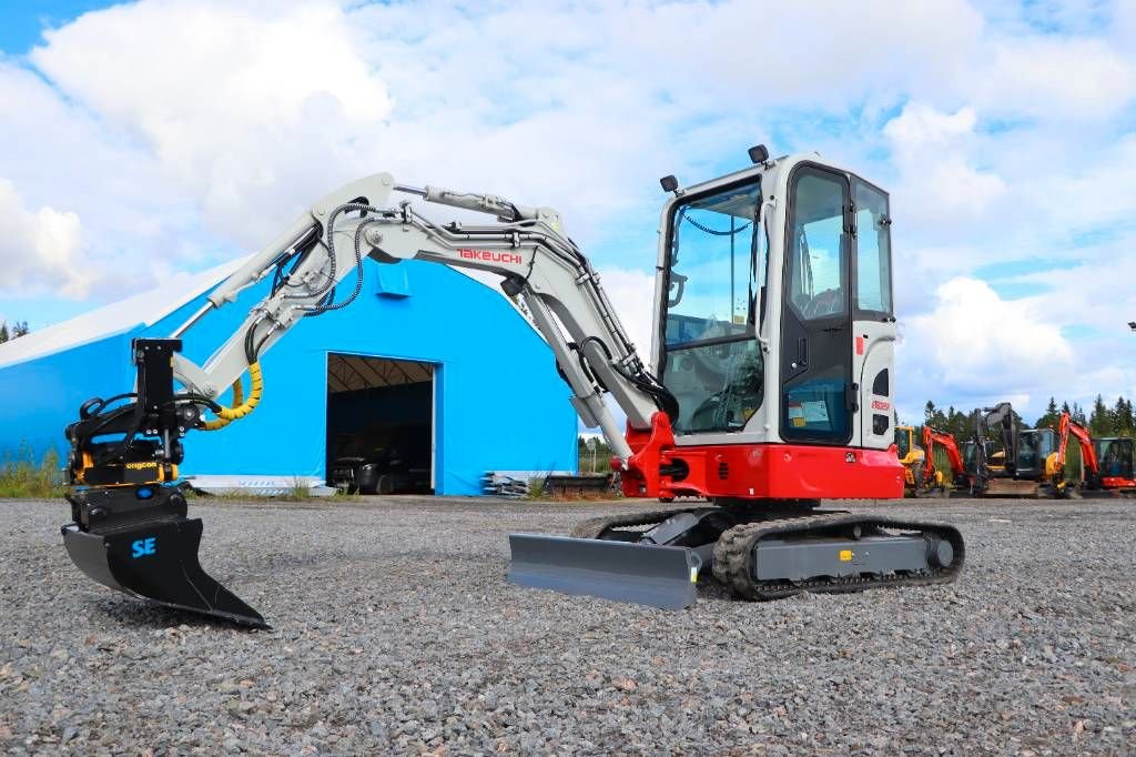 Takeuchi TB325R