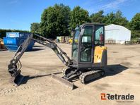 Grävmaskin Volvo EC18C med maskinsläp