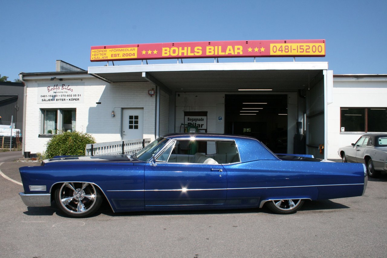 Cadillac Coupe de Ville Flake...