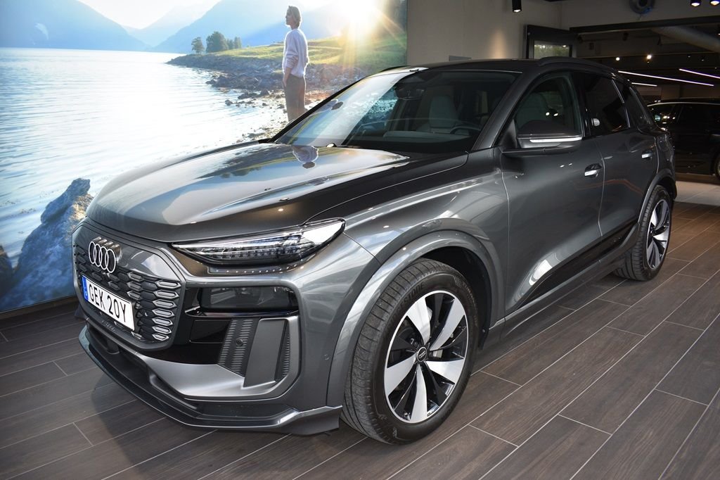Audi Q6 e-tron quattro, 388hk, 2024