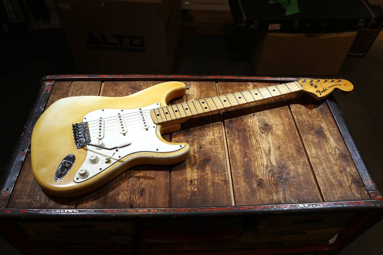 Begagnad Fender Stratocaster ...