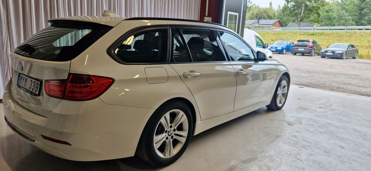 BMW 320 d xDrive Touring Spor...