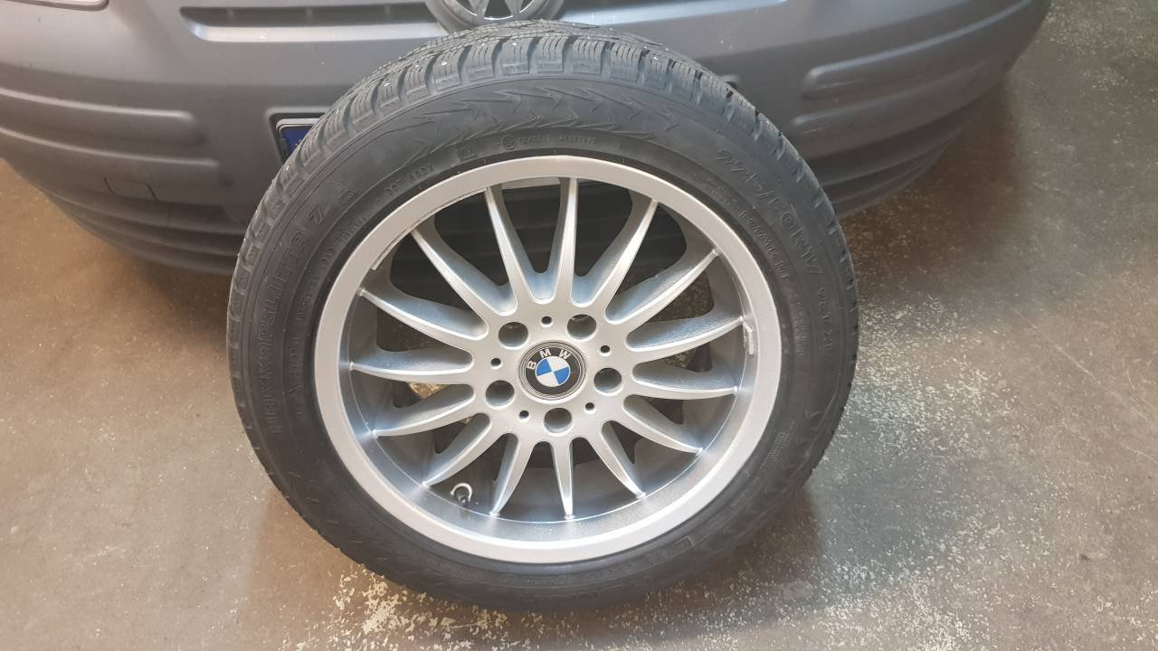 BMW 17 TUM VINTERHJUL