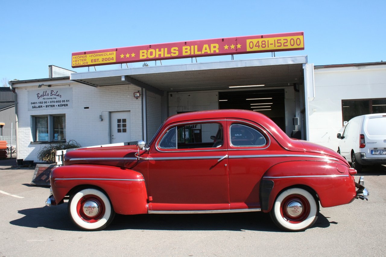 Ford Deluxe Eight Club Coupe ...