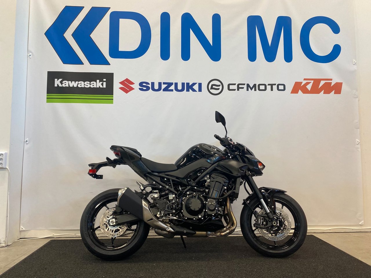 Kawasaki Z900  "För omgående ...