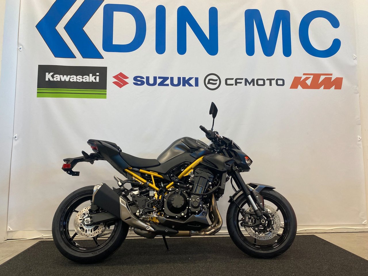 Kawasaki Z900  "Fabriksny hoj...