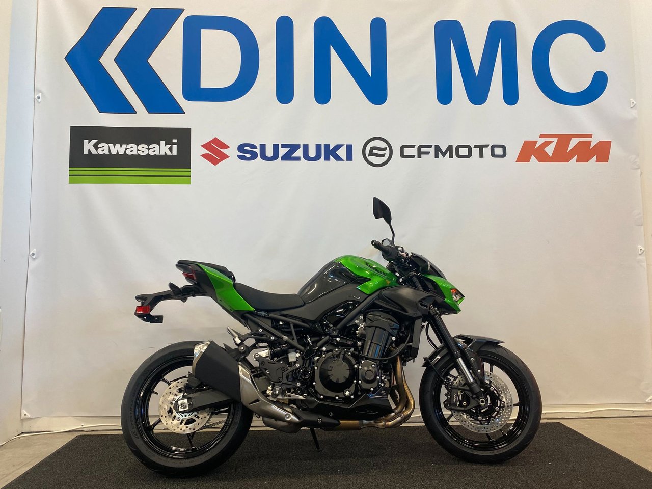 Kawasaki Z900  "För omgående ...