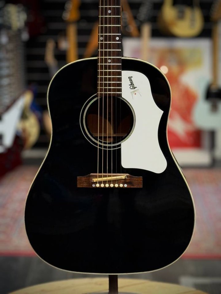 Gibson Custom Shop J-45 ADJ