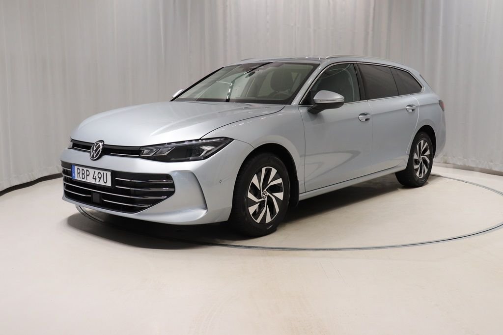 Volkswagen Passat Sportscombi 1.5 eTSI ACT OPF DSG Sekventiell, 150hk, 2025