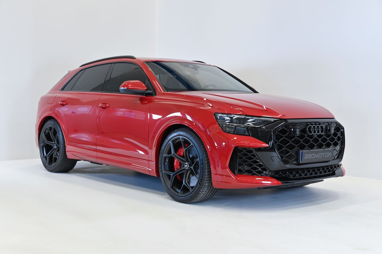 Audi RSQ8 Performance TipTron...