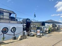 Attraktiv möjlighet - restaurangbåt vid kajplats i Göteborg