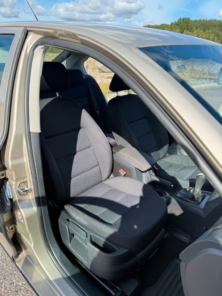 Škoda Octavia 1.6 MPI Manuell, 102hk, 2005