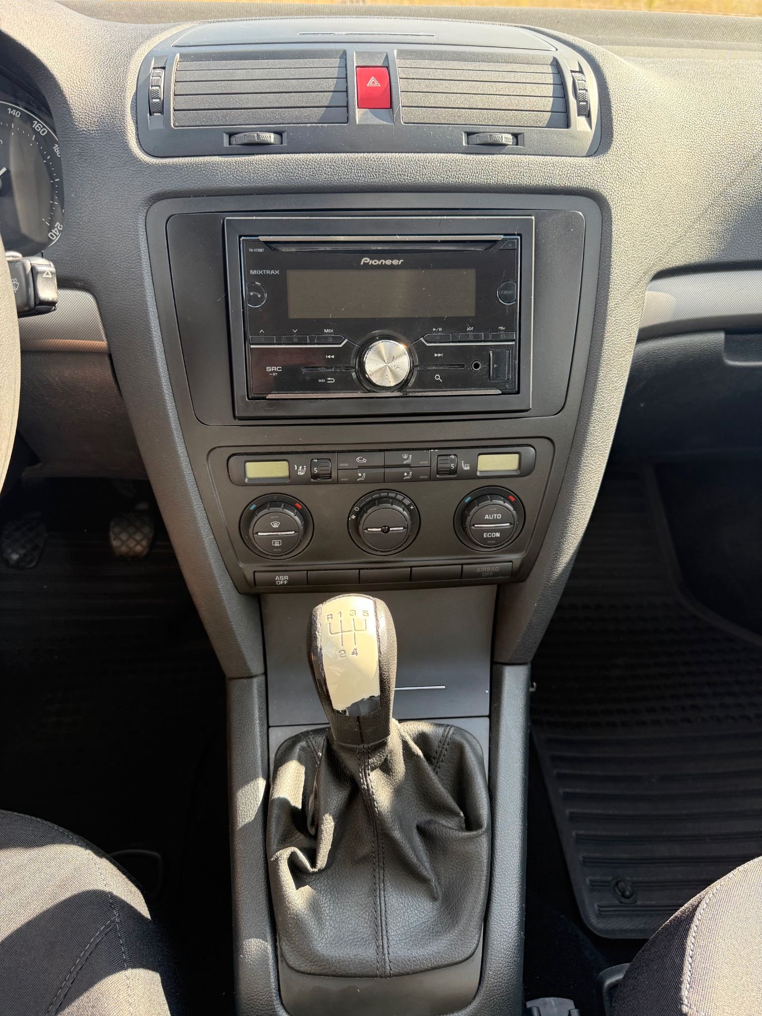 Škoda Octavia 1.6 MPI Manuell, 102hk, 2005