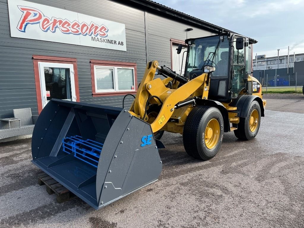 SE Equipment  Sandspridare L30