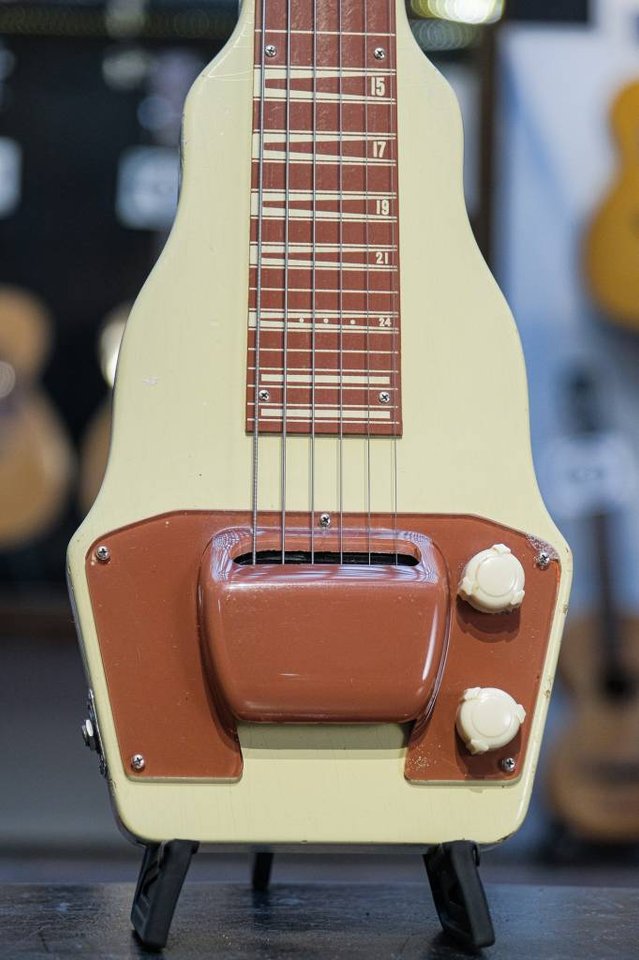 1949 Gibson BR-9 Lap Steel beige