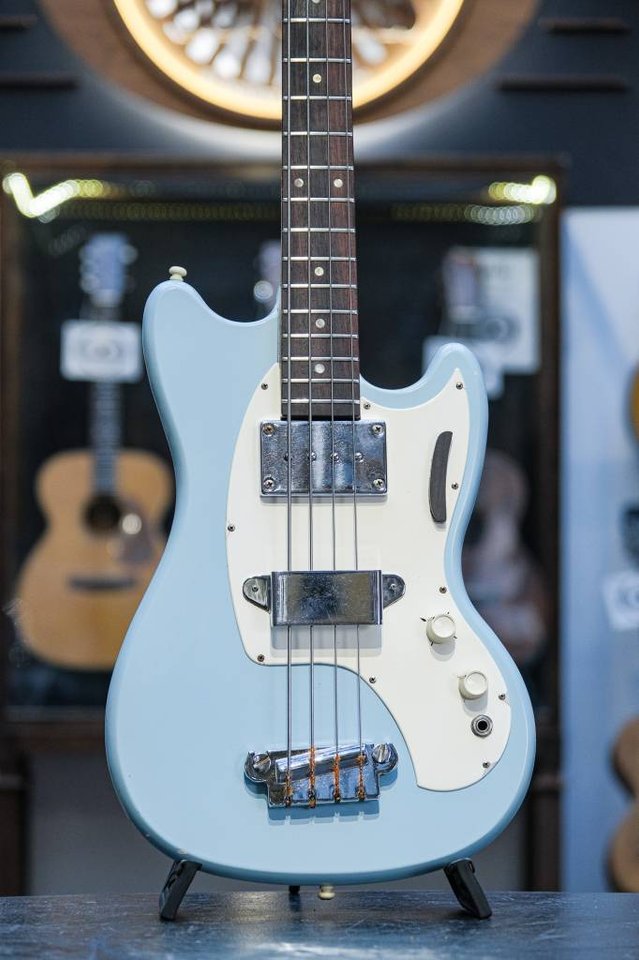 1968 Kalamazoo KB-1 Bass las ...