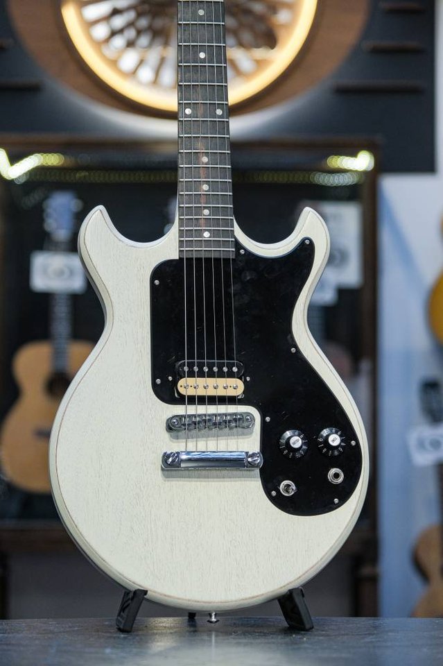 2008 Gibson Joan Jett Signatu...