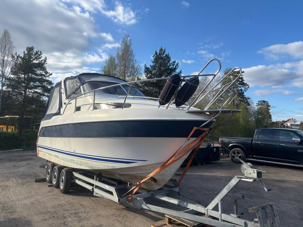 Suntrip 750 Penta diesel enda...