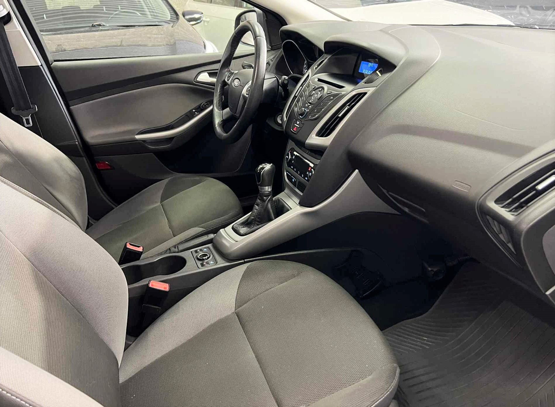 Ford Focus Combi 1.6 Ti-VCT Flexifuel Manual, 120hp, 2012