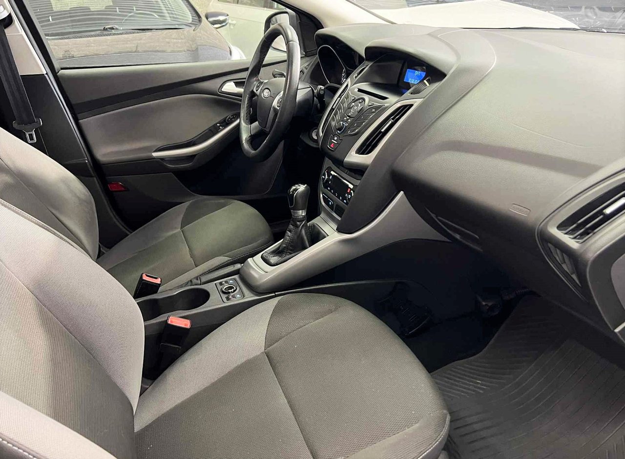 Ford Focus Combi 1.6 Ti-VCT Flexifuel Manual, 120hp, 2012