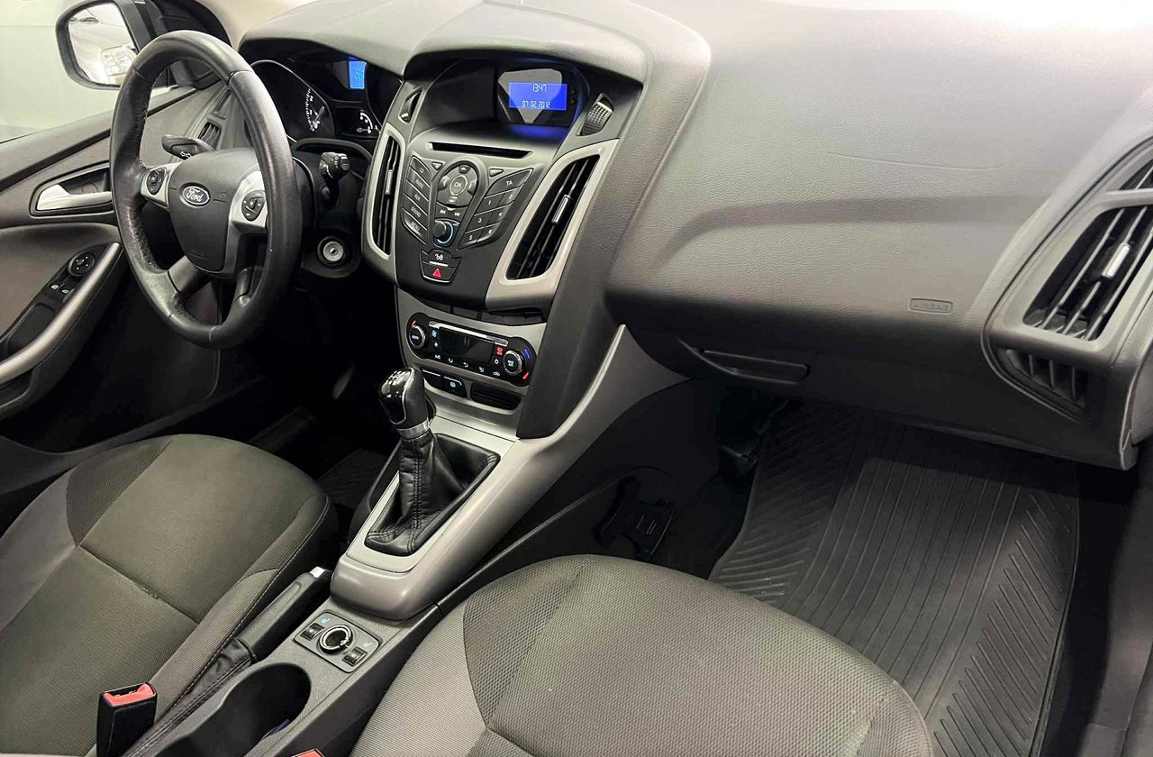 Ford Focus Combi 1.6 Ti-VCT Flexifuel Manual, 120hp, 2012