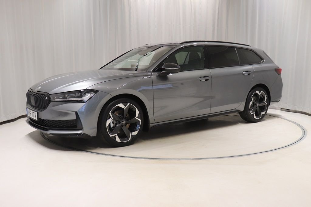 Škoda Superb Kombi 1.5 TSI mHEV DSG Sekventiell, 150hk, 2025