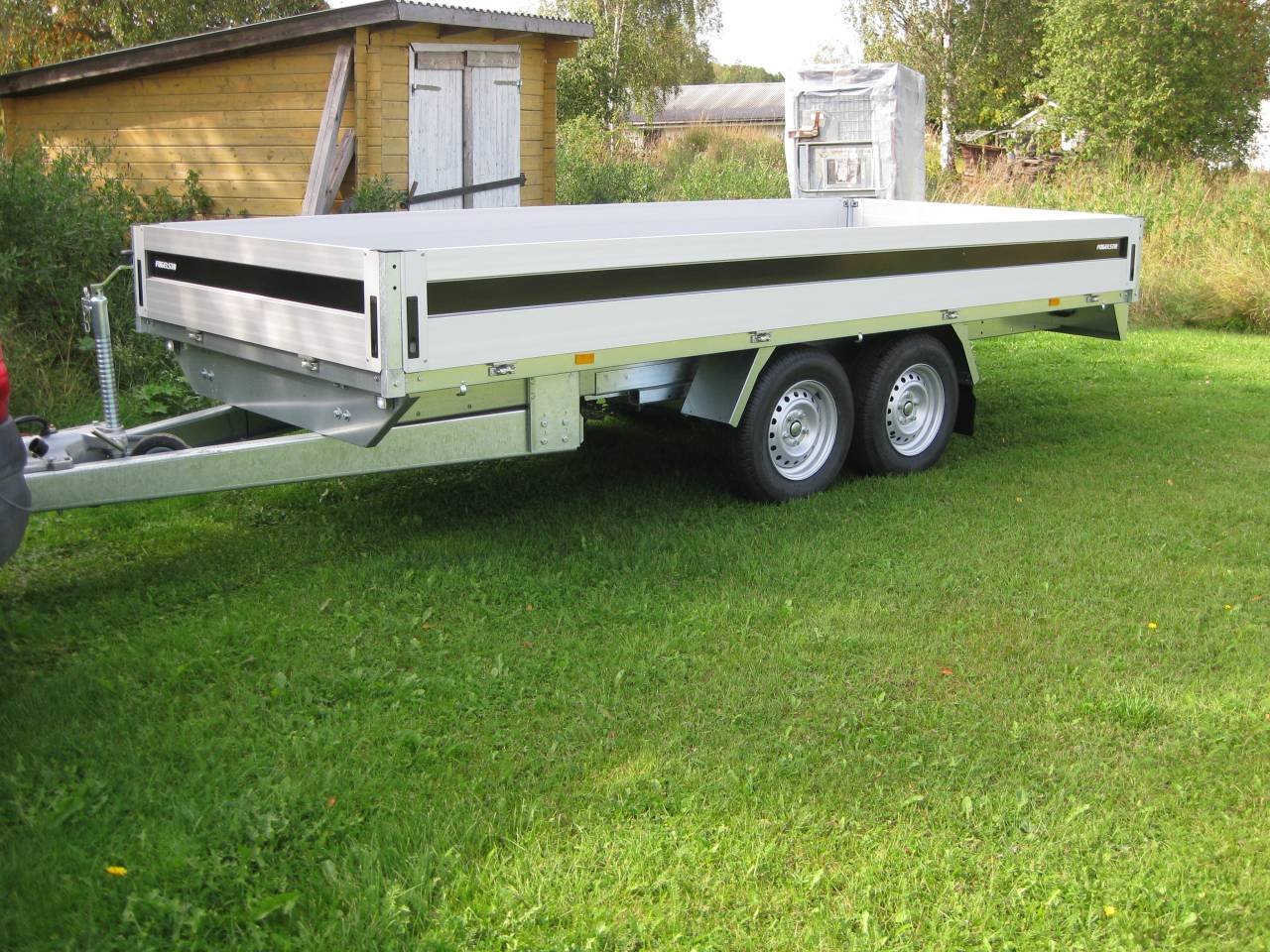 "Fabriksnytt"Entreprenadsläp ...