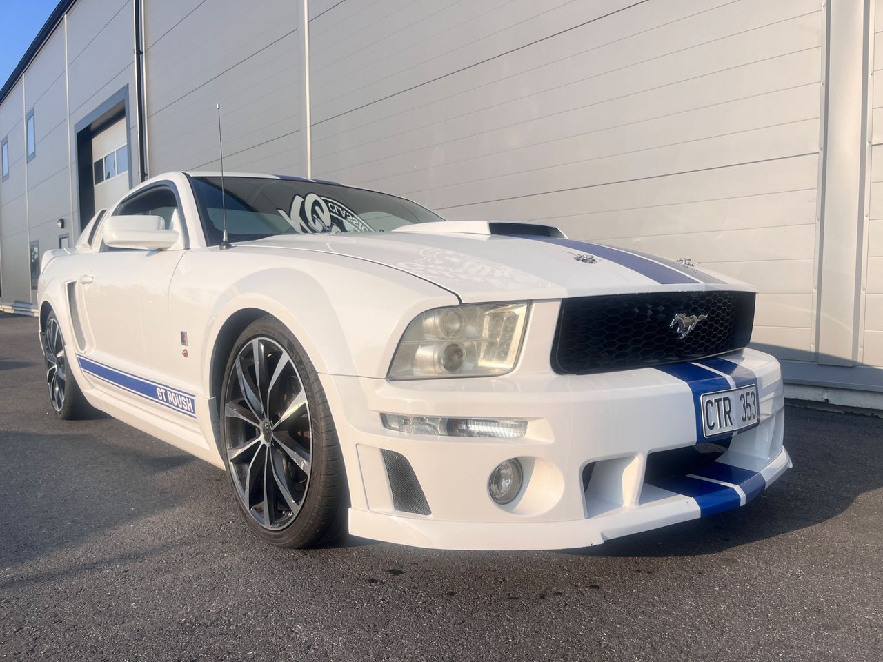 Ford Mustang GT V8 305hk Rous...