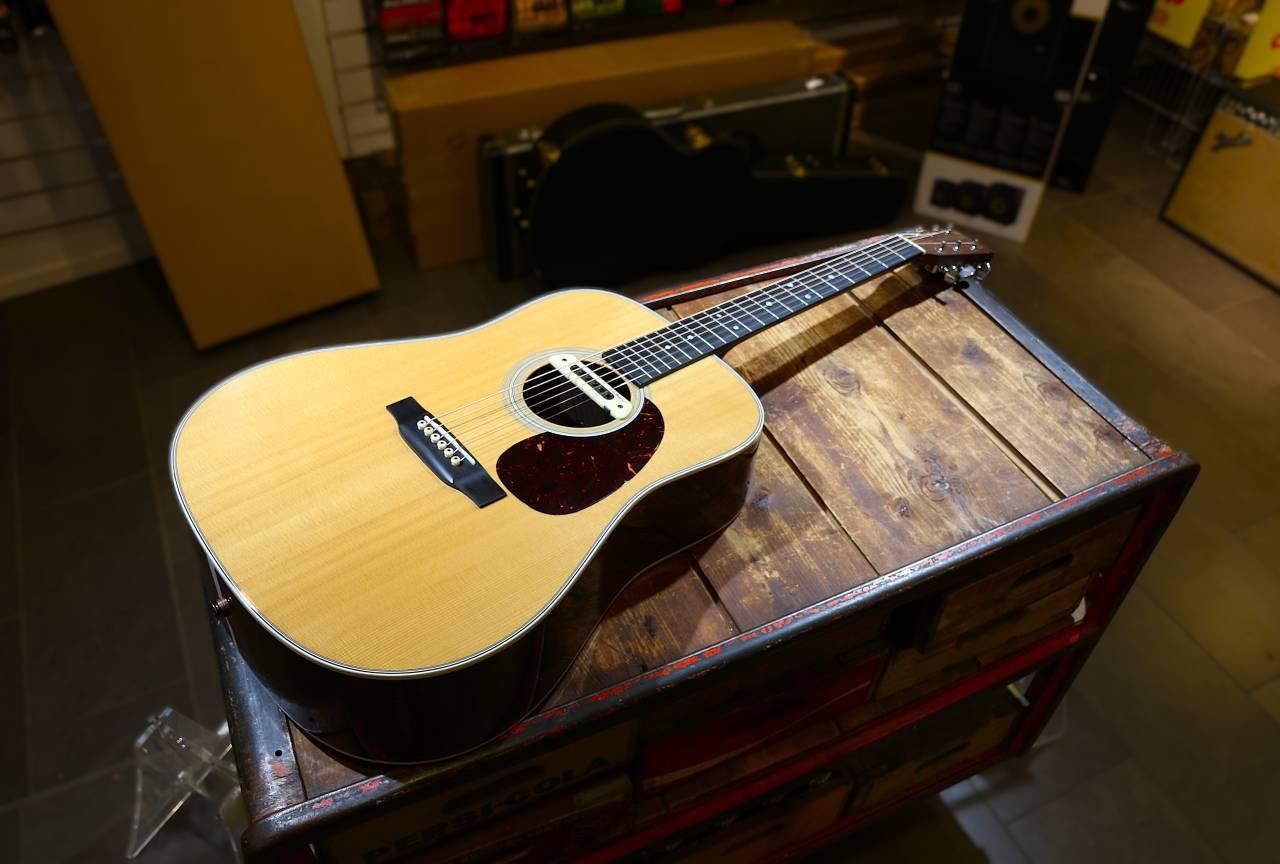 Begagnad Martin & Co D-28 frå...