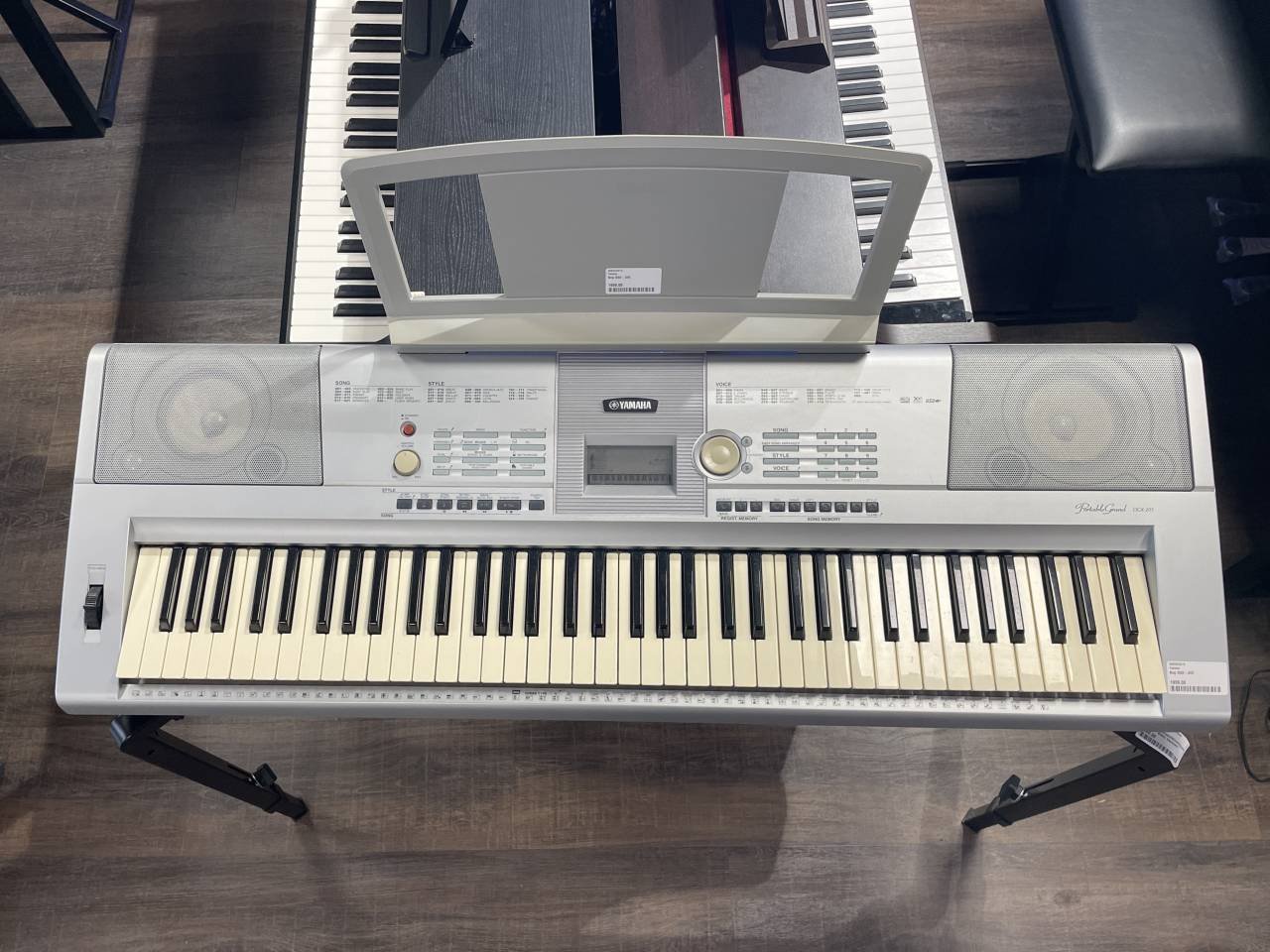 Beg. Yamaha DGX-205 - Musikbö...