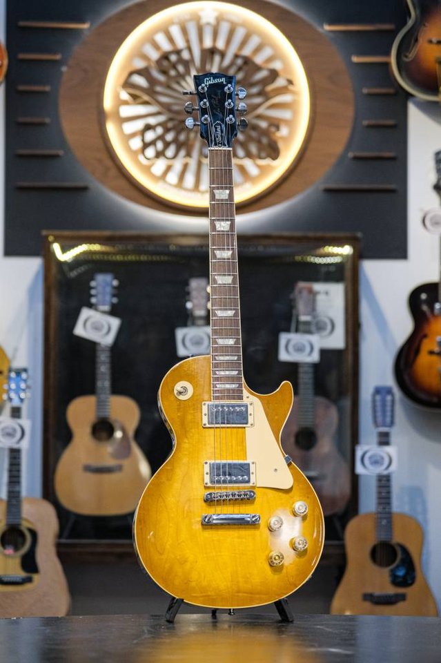 1998 Gibson Les Paul Standard...