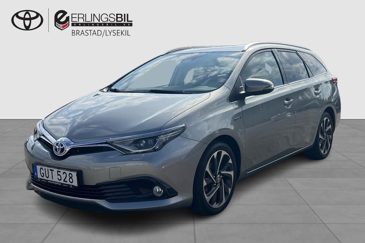 Toyota Auris Touring Sports Hybrid e-CVT, 136hk, 2015