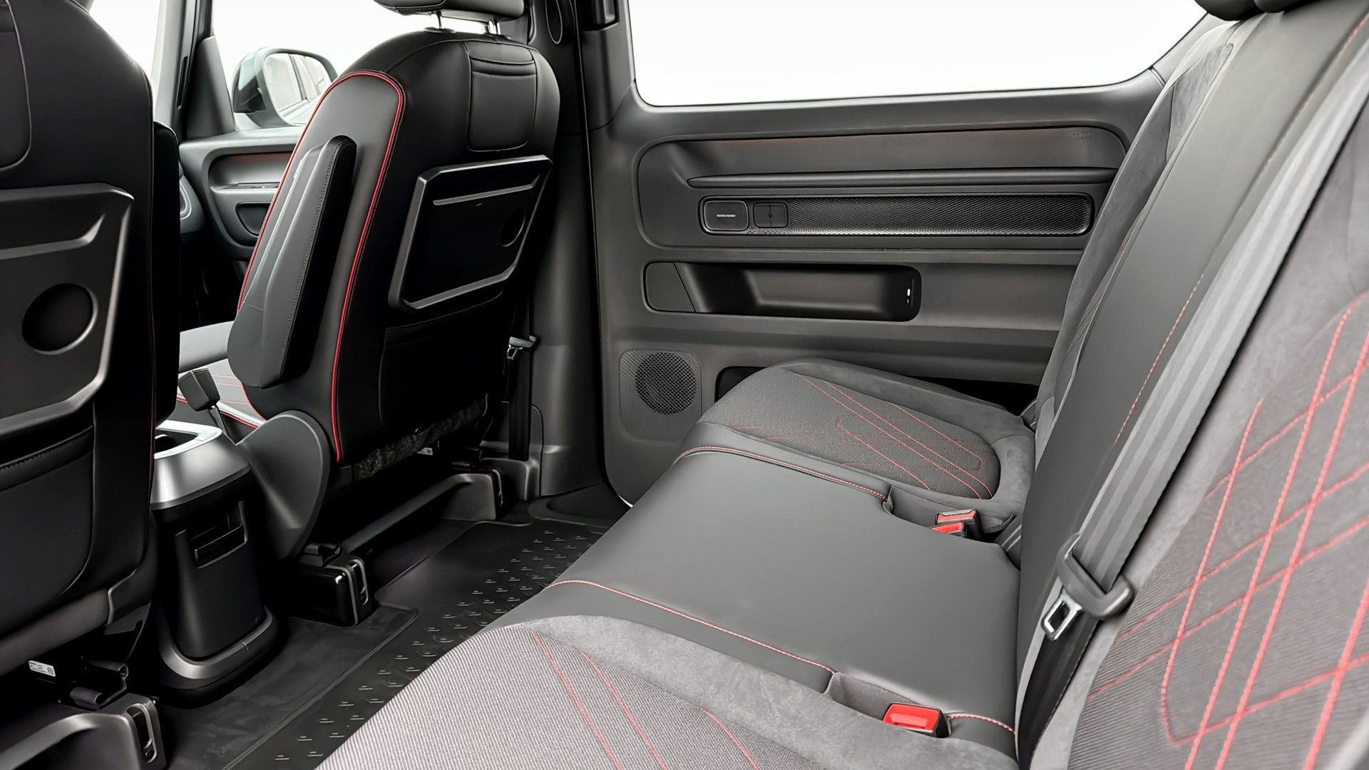 Volkswagen ID. Buzz GTX LWB, 340hp, 2025