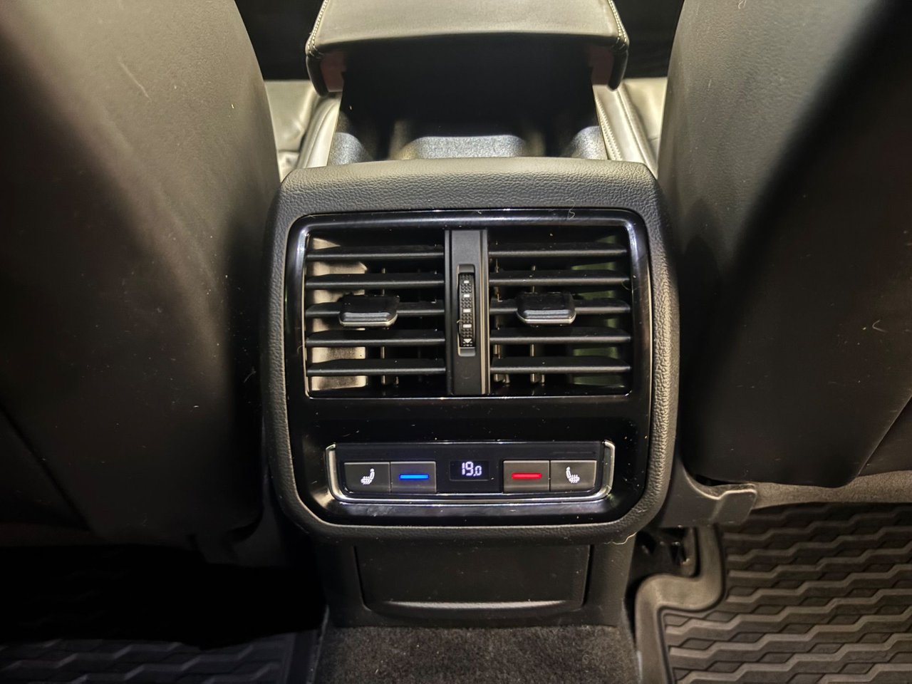 Volkswagen Passat Sportscombi 2.0 TDI DPF SCR 4Motion DSG Sekventiell, 240hk, 2020
