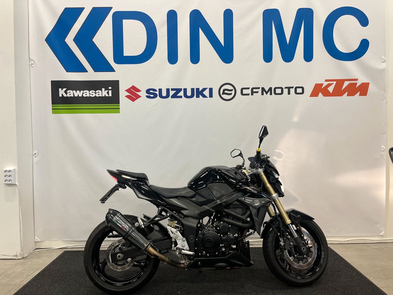 Suzuki GSR750A "Höstpris"