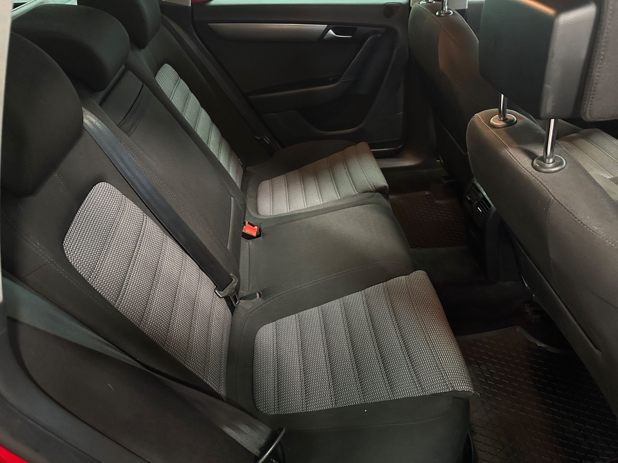 Volkswagen Passat Variant 2.0 TDI DPF BMT 4Motion Manuell, 140hk, 2015