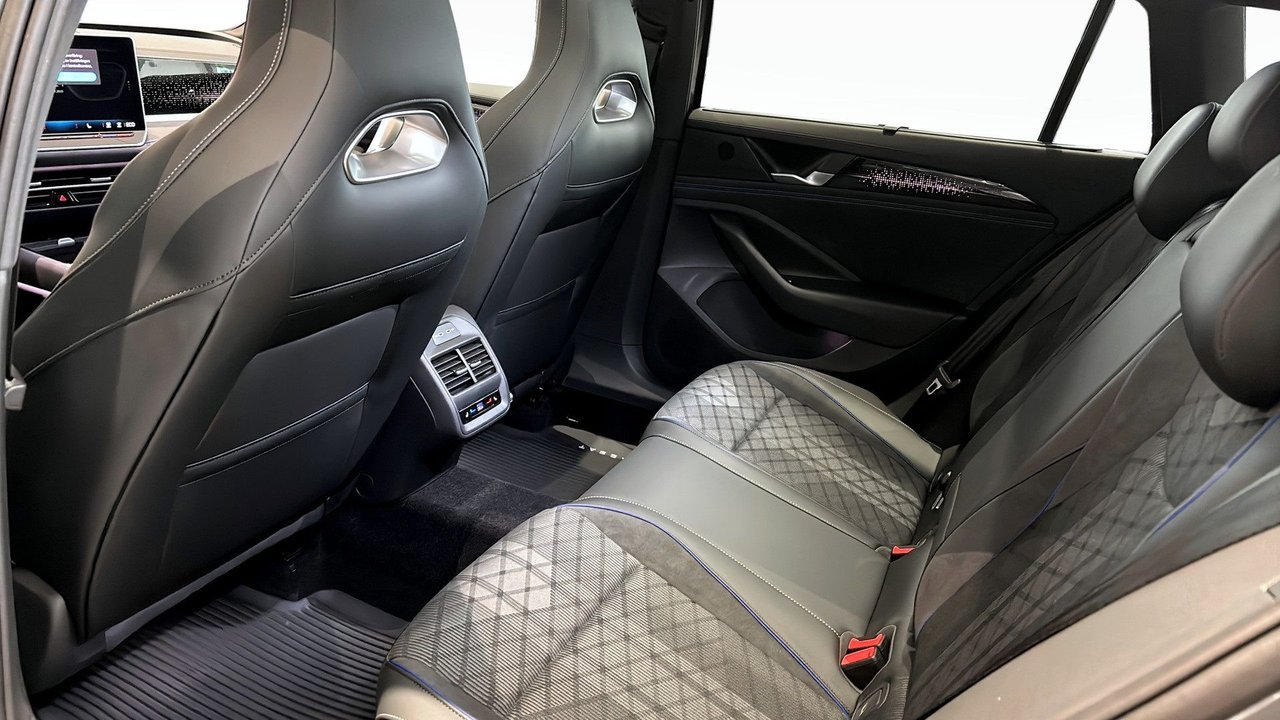 Volkswagen Passat Variant eHybrid 1.5 TSI OPF DSG Sequential, 272hp, 2026