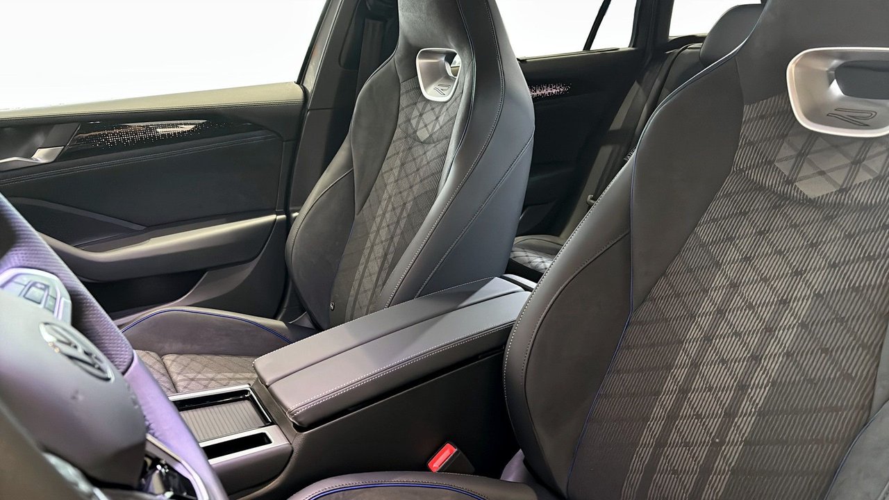 Volkswagen Passat Variant eHybrid 1.5 TSI OPF DSG Sequential, 272hp, 2026