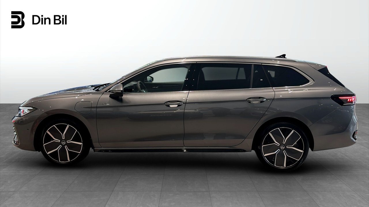 Volkswagen Passat Variant eHybrid 1.5 TSI OPF DSG Sequential, 272hp, 2026