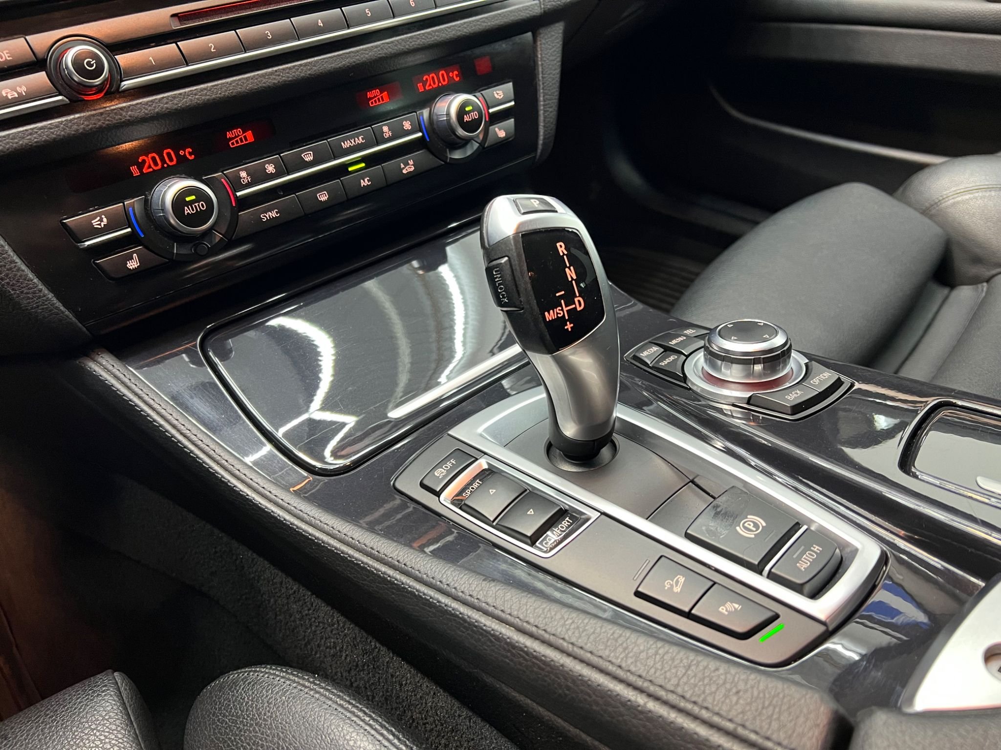 BMW 520d xDrive Touring Steptronic, 190hp, 2015