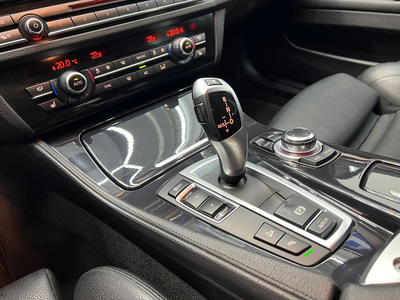 BMW 520d xDrive Touring Steptronic, 190hp, 2015