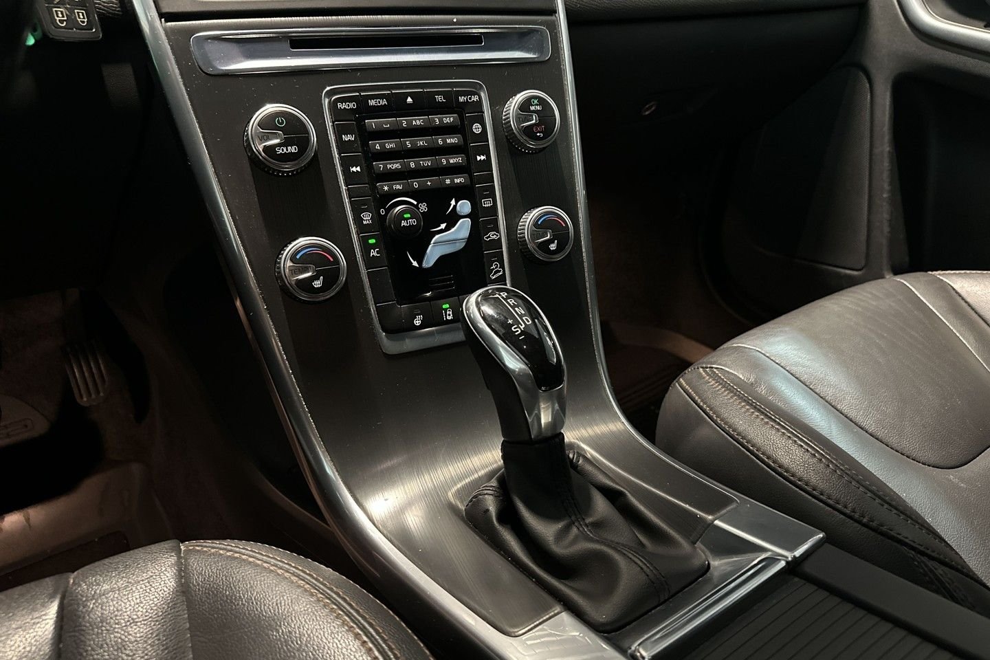 Volvo XC60 D5 AWD Geartronic, 215hp, 2015