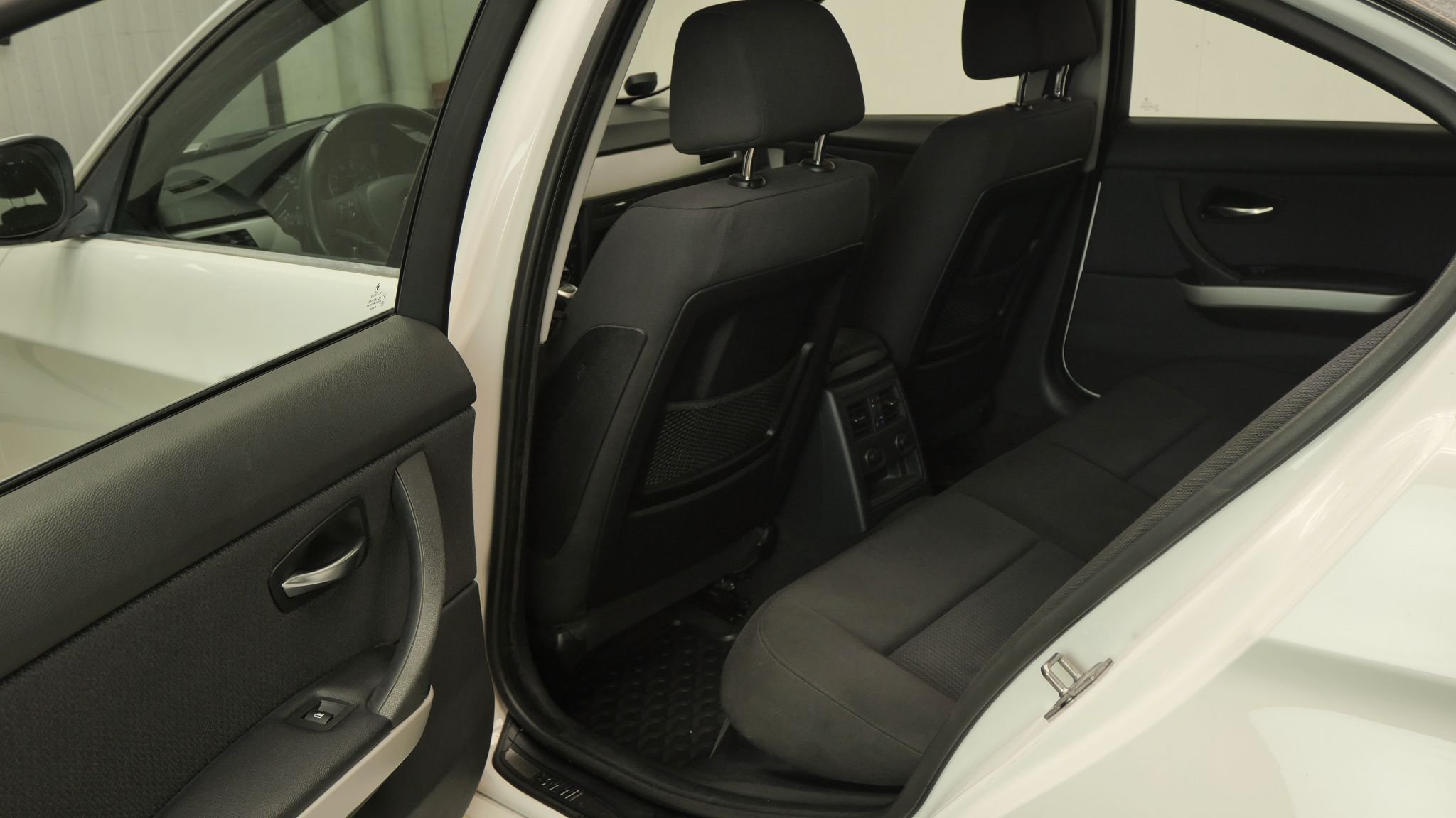 BMW 325i Sedan Manuell, 6-trinn, 218ps, 2010