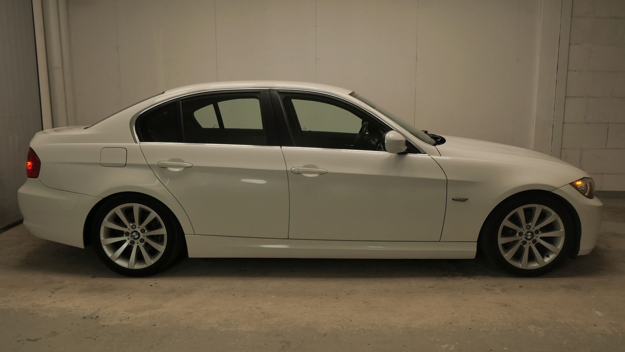 BMW 325i Sedan Manuell, 6-trinn, 218ps, 2010