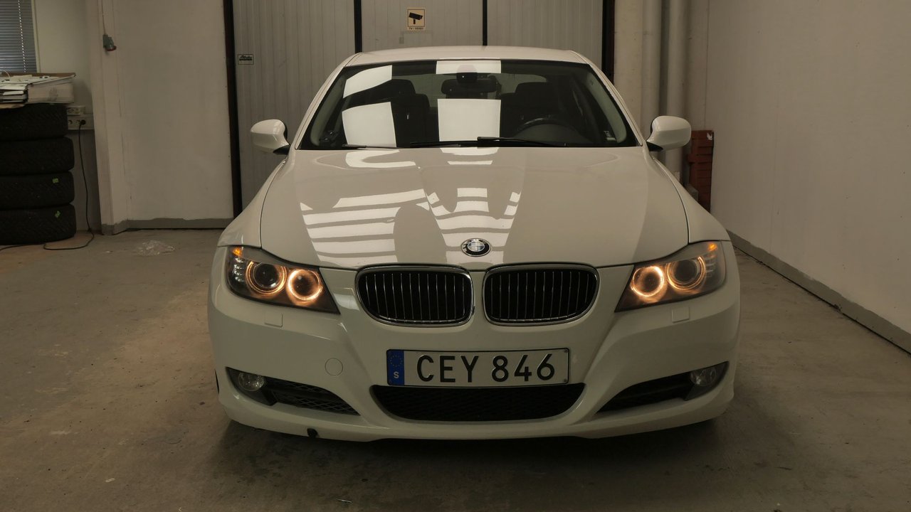 BMW 325i Sedan Manuell, 6-trinn, 218ps, 2010
