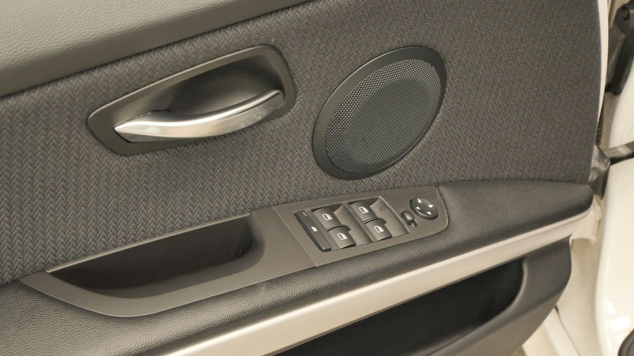 BMW 325i Sedan Manuell, 6-trinn, 218ps, 2010